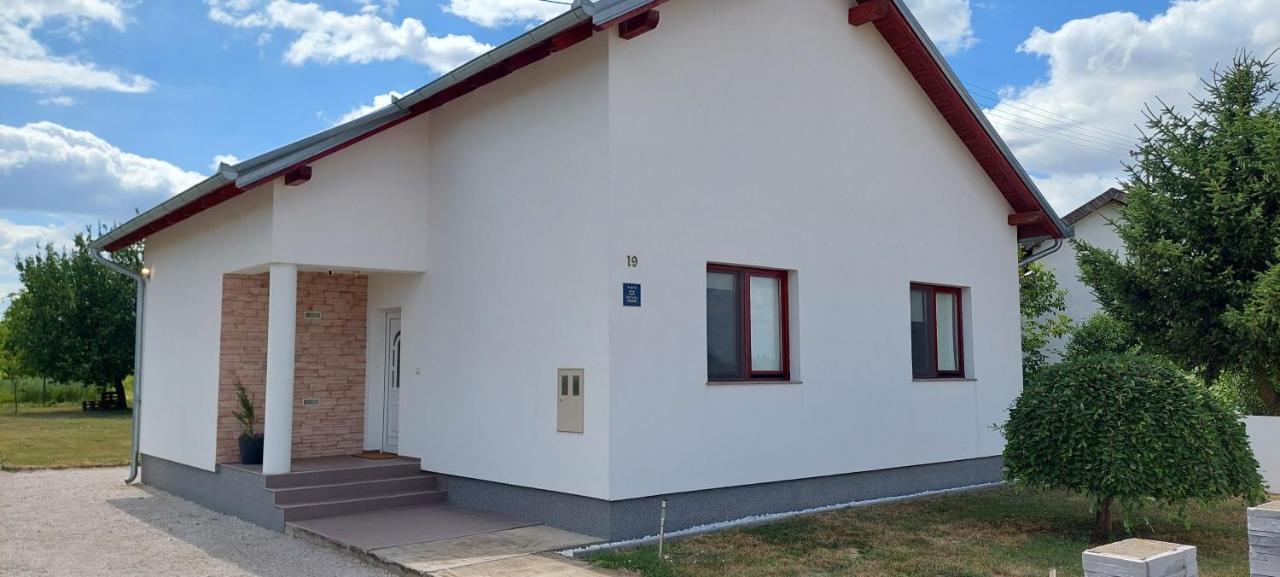 Vila Kuca Za Odmor Domus Alba Branjin Vrh Exteriér fotografie